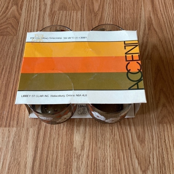 Vintage Libbey Glasses. Never used in box floral design set of 4 - Picture 4 of 6